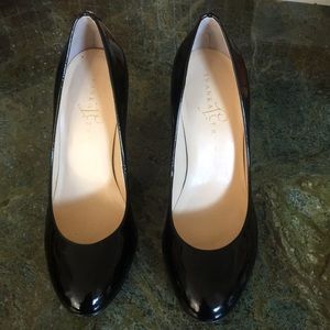 Black patent heels size 7.5